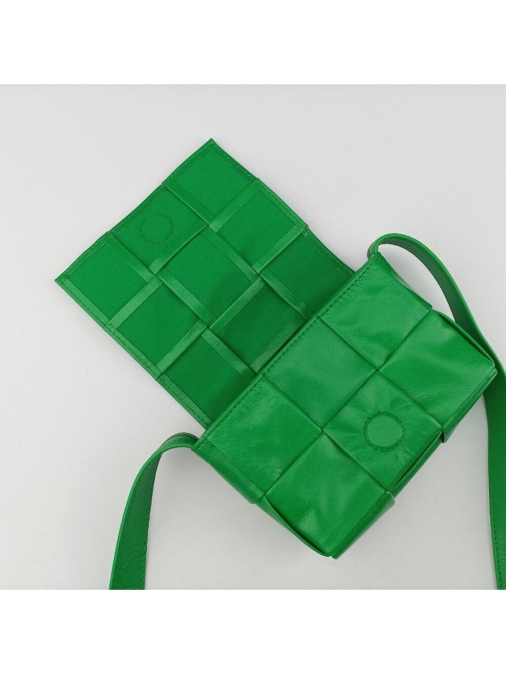 Bottega Veneta Candy Cassette Green Lambskin Shoulder Bag - Picture 11 of 16